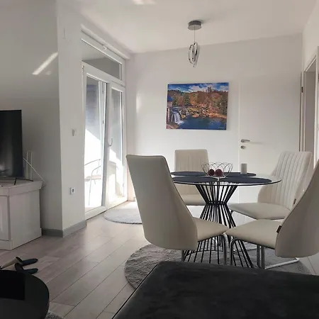 Sokak Apartman